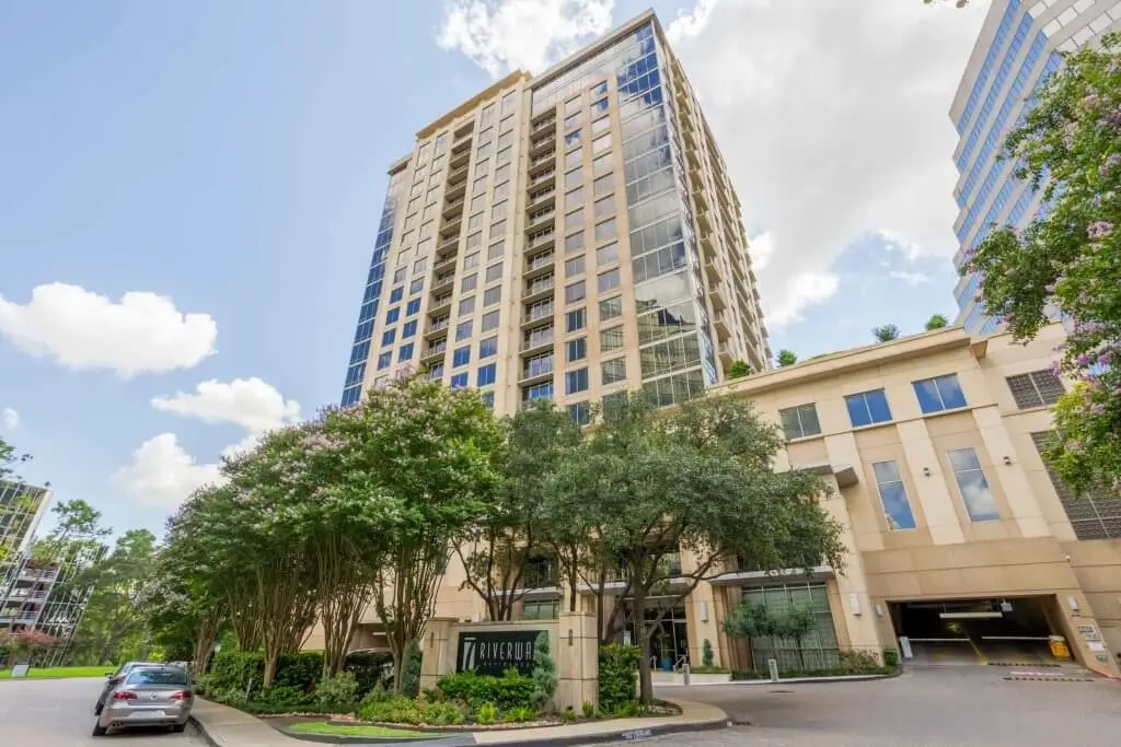 7 riverway exterior houston apartments for rent