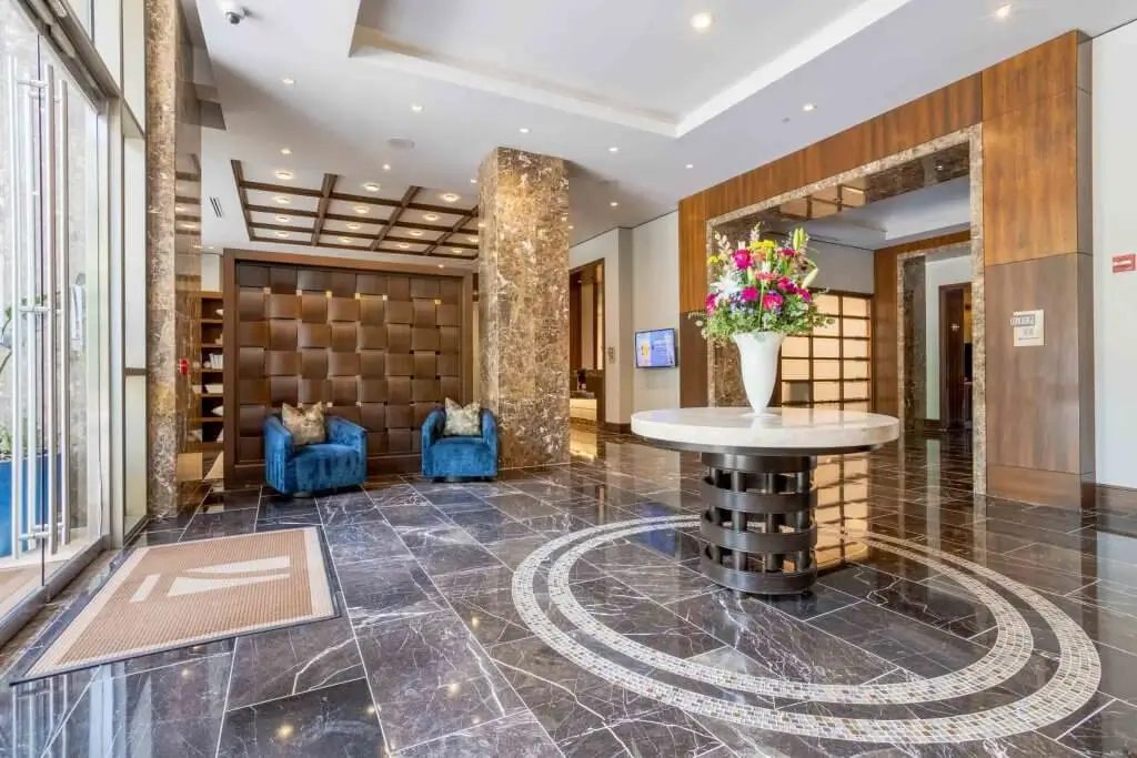 7 riverway apartmentss in houston lobby